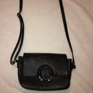 Black lope buckle purse